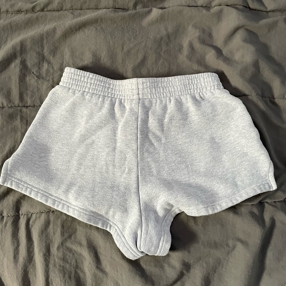 TNA perfect 2” sweatshorts - Picture 5 of 5